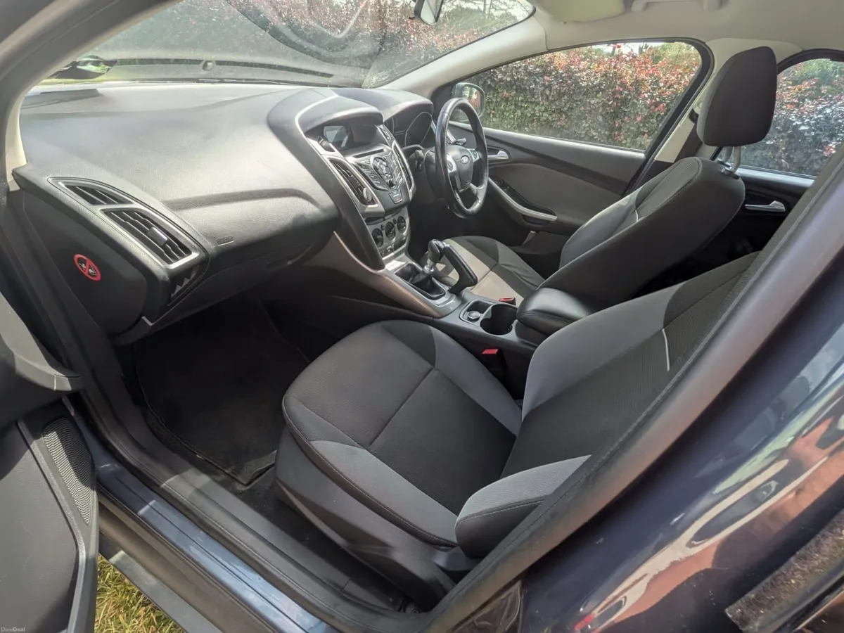 Ford Focus 2013 - Image 2
