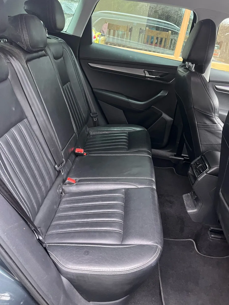 212 SKODA KAROQ STYLE 2.0 TDI 150HP 5DR - Image 2