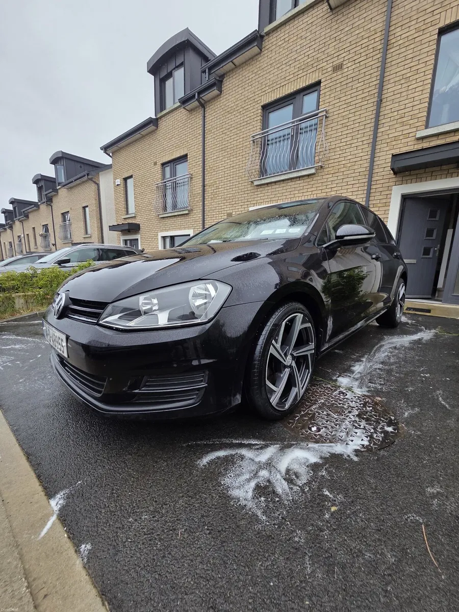 Volkswagen Golf automatic - Image 1