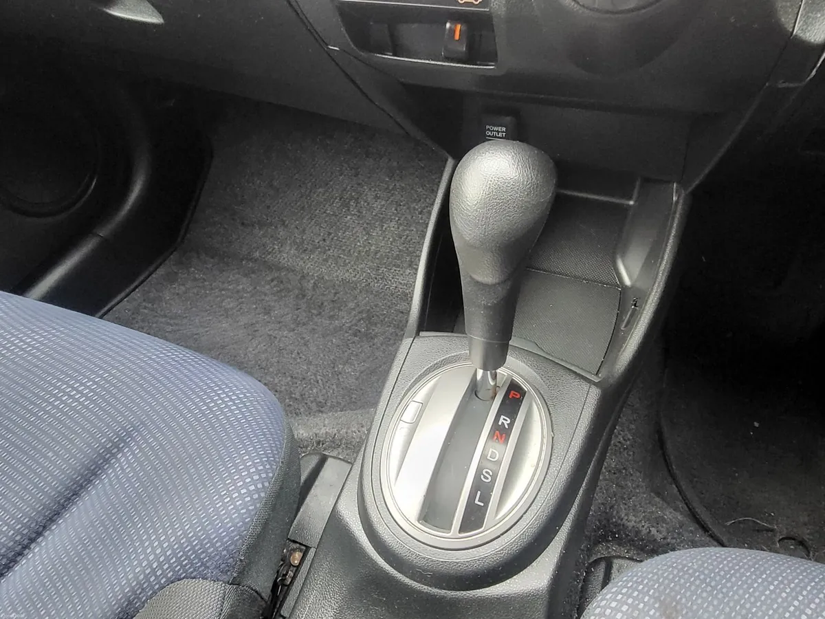 Honda Fit 2010 - Image 5