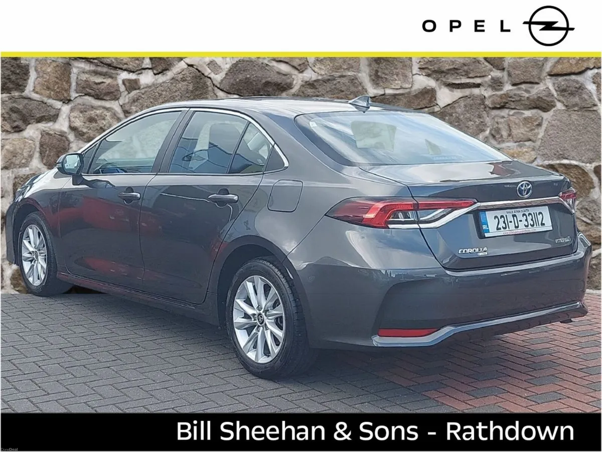 Toyota Corolla 1.8 Hybrid Luna Saloon - Image 4