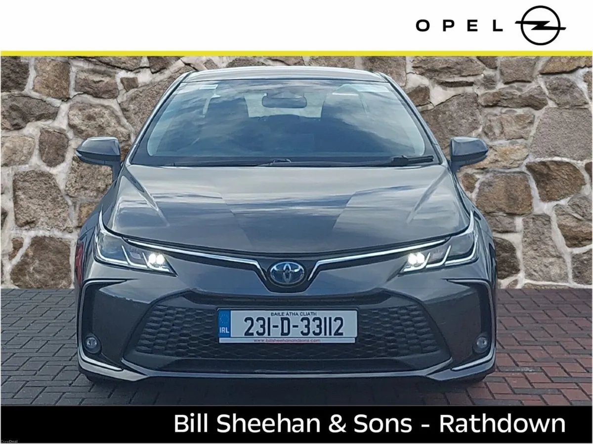 Toyota Corolla 1.8 Hybrid Luna Saloon - Image 2
