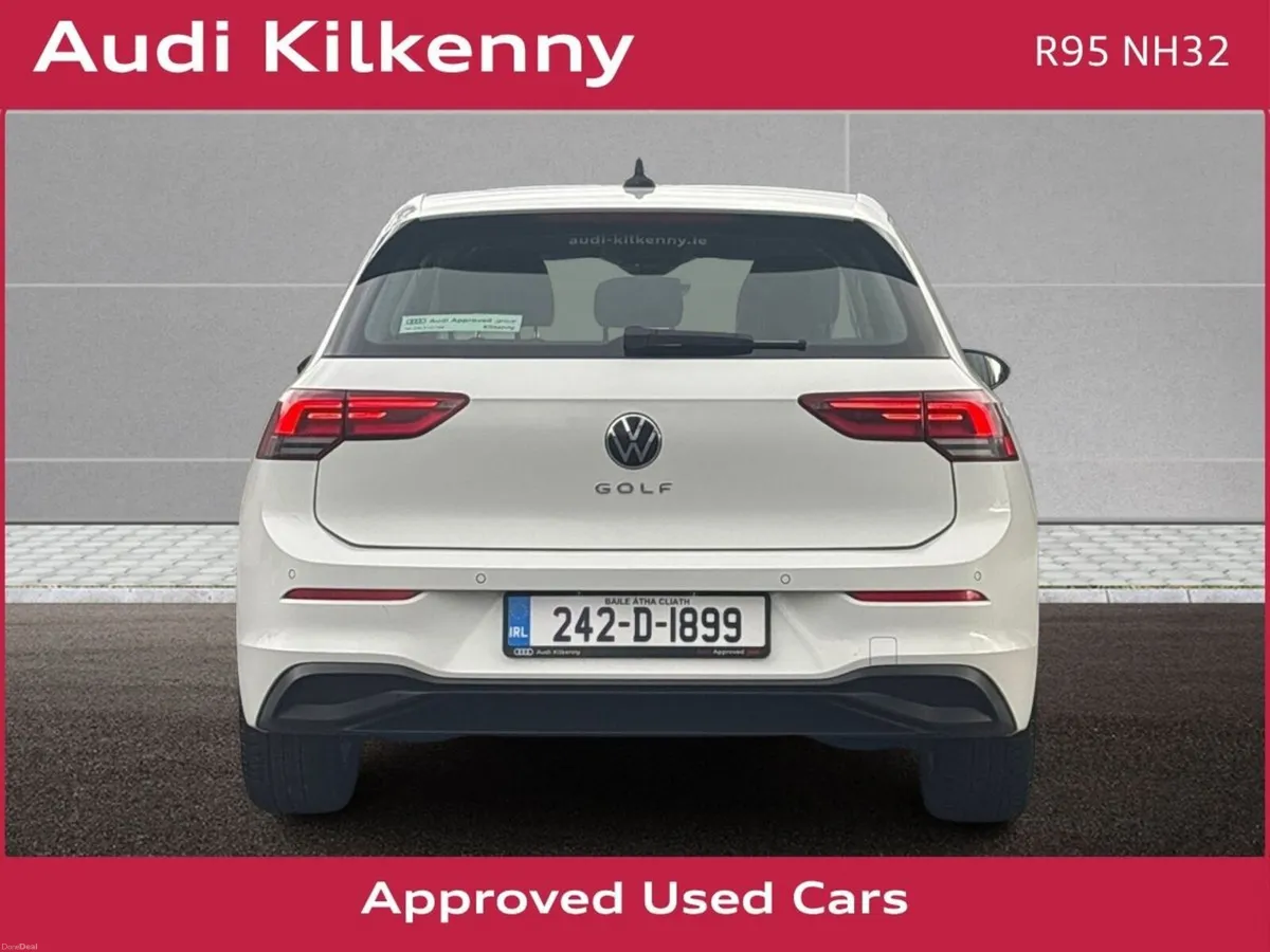 Volkswagen Golf 1.0 TSI 110HP Life - Image 3