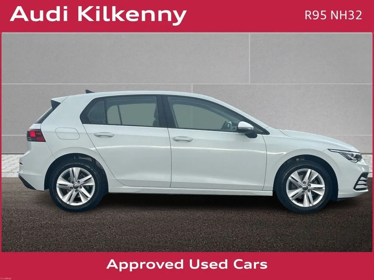 Volkswagen Golf 1.0 TSI 110HP Life - Image 5