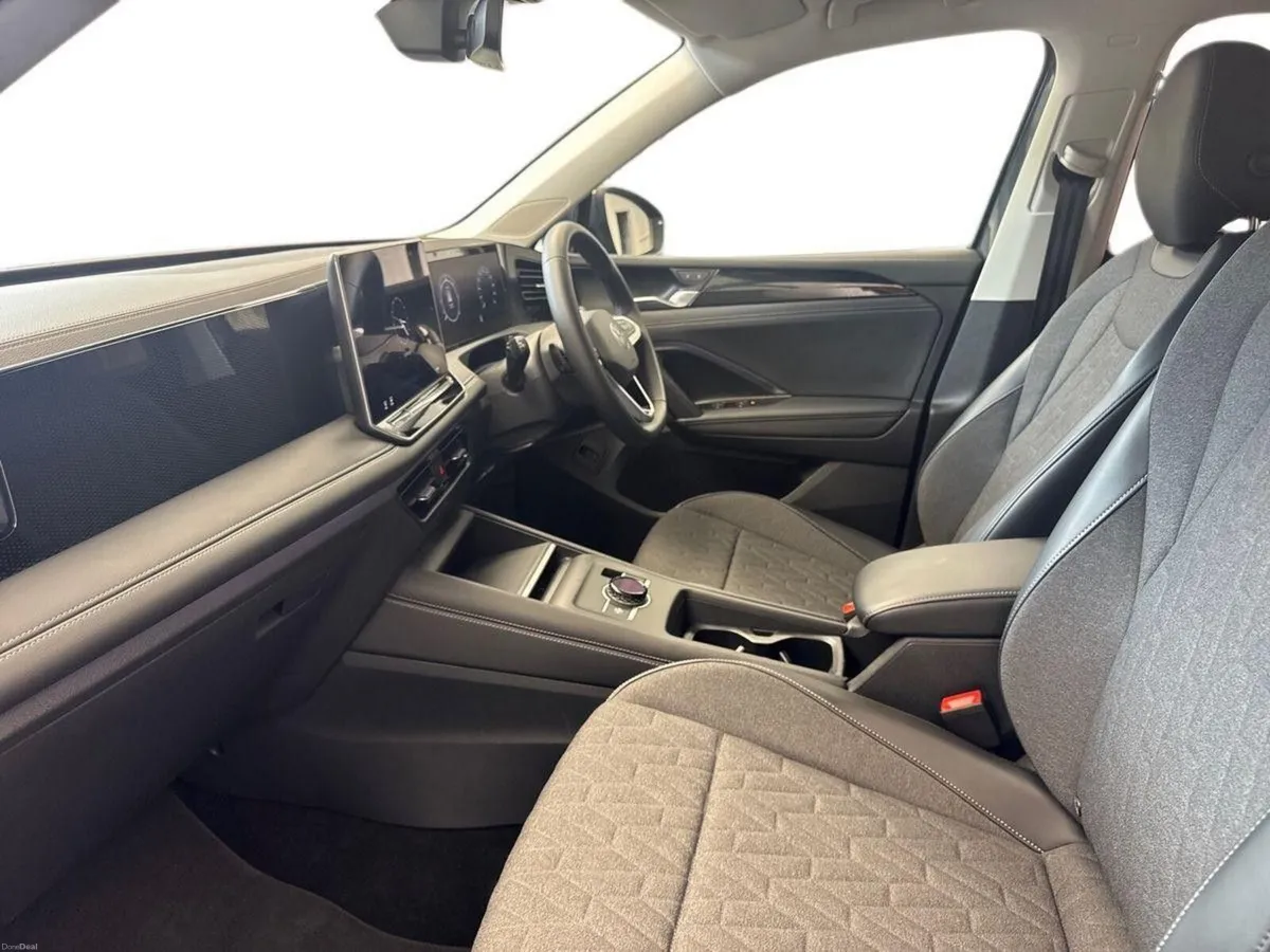 Volkswagen Tiguan 2.0TDI LIFE DSG *JUST ARRIVED* € - Image 2