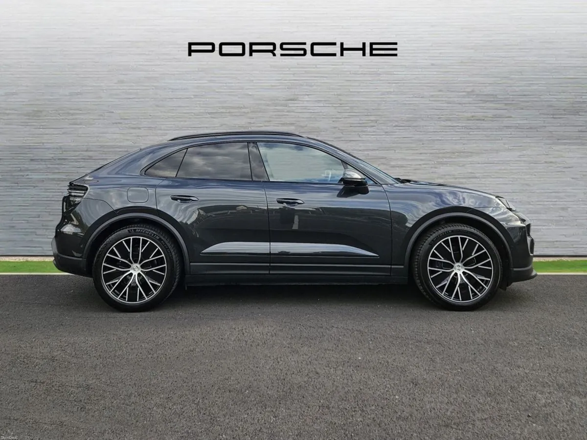 Porsche Macan Electric - Image 4