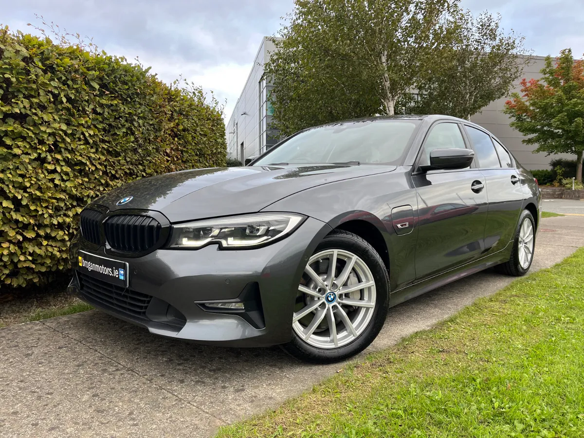 BMW 3-Series 2022 330e SE PRO PHEV - Image 5