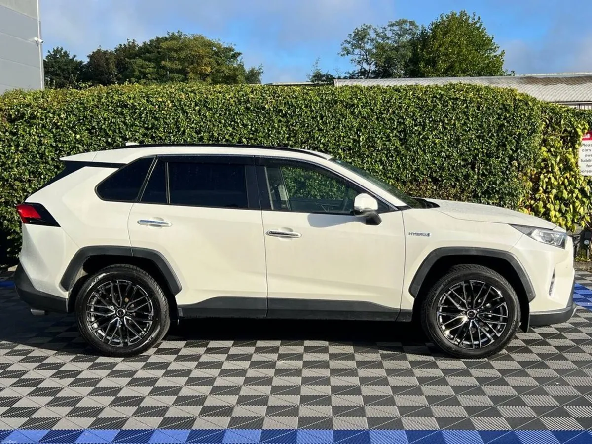 Toyota RAV4 G-SPEC 4WD 2.5 HYBRID AUTO // ADAPTIVE - Image 2