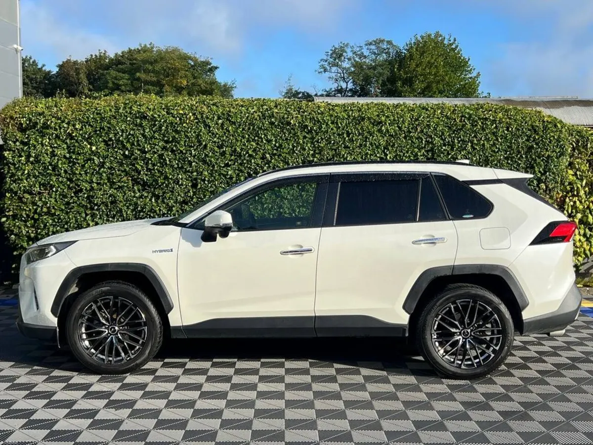 Toyota RAV4 G-SPEC 4WD 2.5 HYBRID AUTO // ADAPTIVE - Image 3