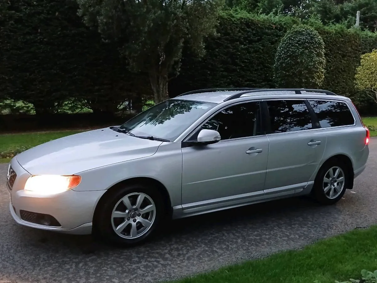 VOLVO V70 diesel new nct big speck - Image 4