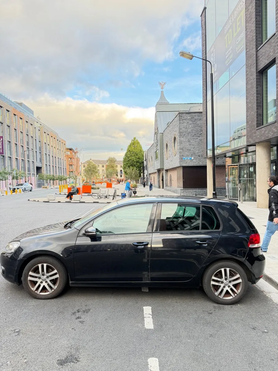 Volkswagen Golf TDI 1.6 2011 - Image 2