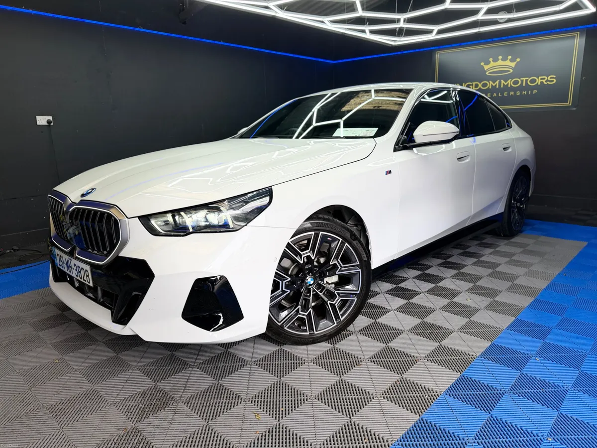 BMW 523i M-SPORT,2.0 petrol-mild hybrid,LOW KM - Image 6