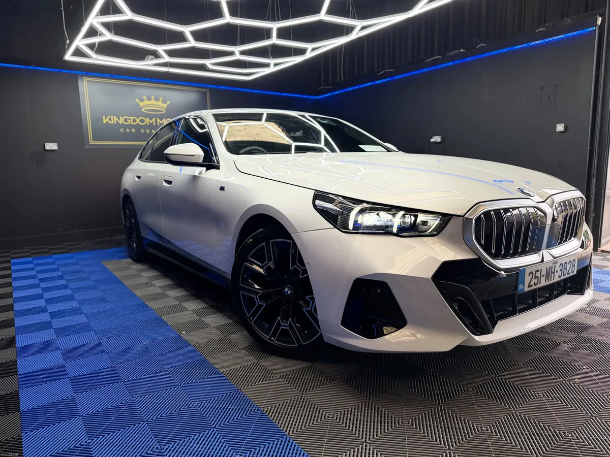 BMW 523i M-SPORT,2.0 petrol-mild hybrid,LOW KM - Image 2