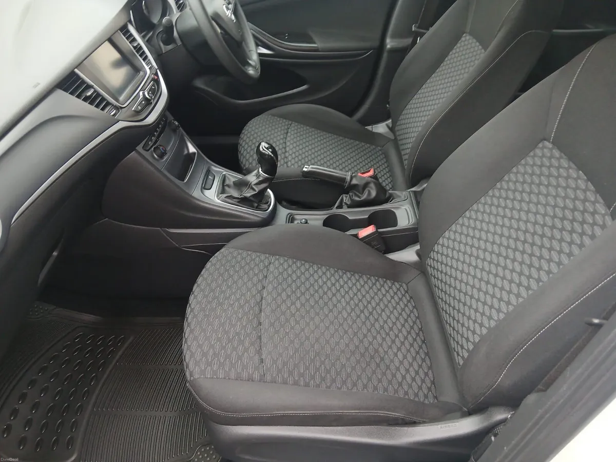 2017 Opel Astra 1.4 Petrol Nct'd - Image 5