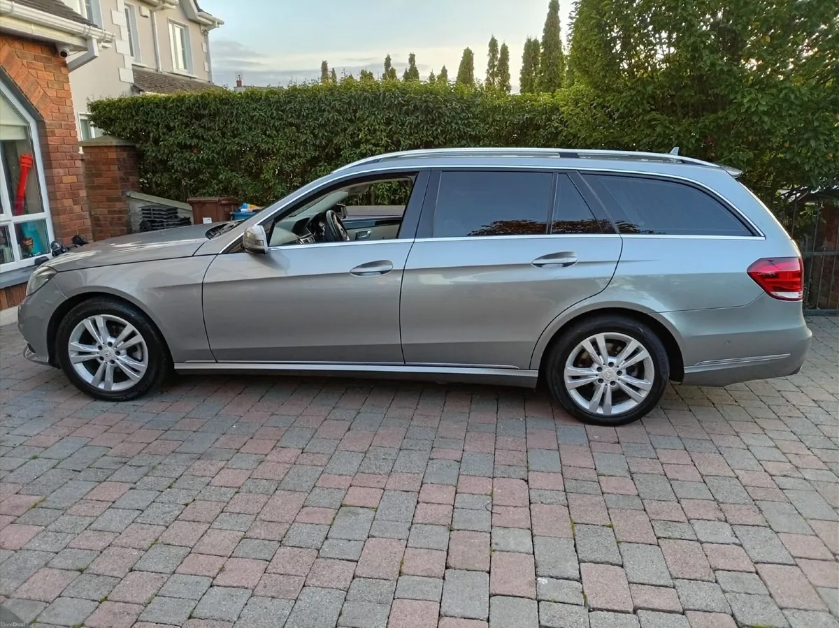 *2014 Mercedes-Benz E220 Estate – 7 Seater – Diese - Image 3