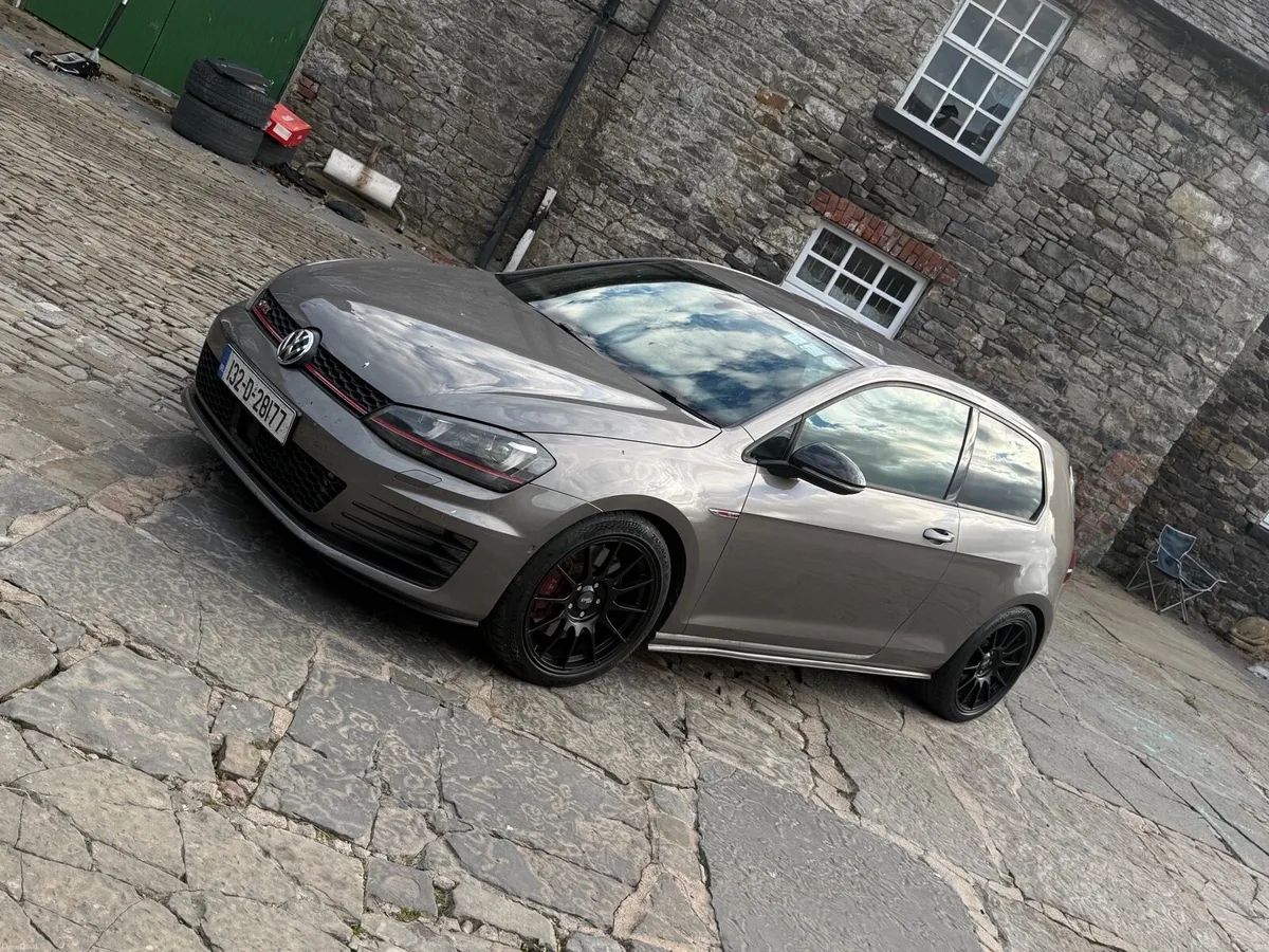 Volkswagen Golf GTI Performance Pack (400hp) - Image 2