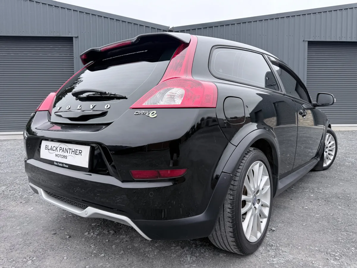 Volvo C30 12’ SE LUXURY 1.6 Diesel SPOTLESS HATCH - Image 4