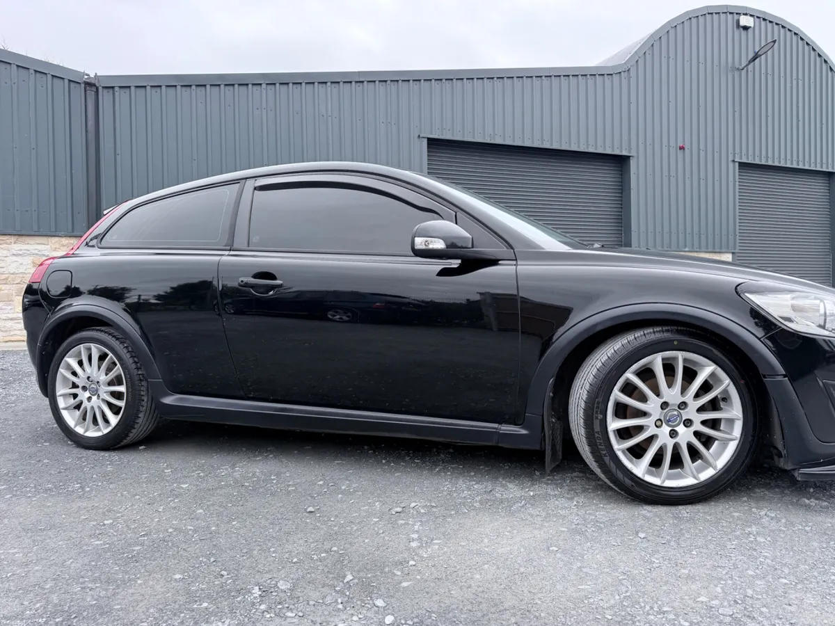 Volvo C30 12’ SE LUXURY 1.6 Diesel SPOTLESS HATCH - Image 6