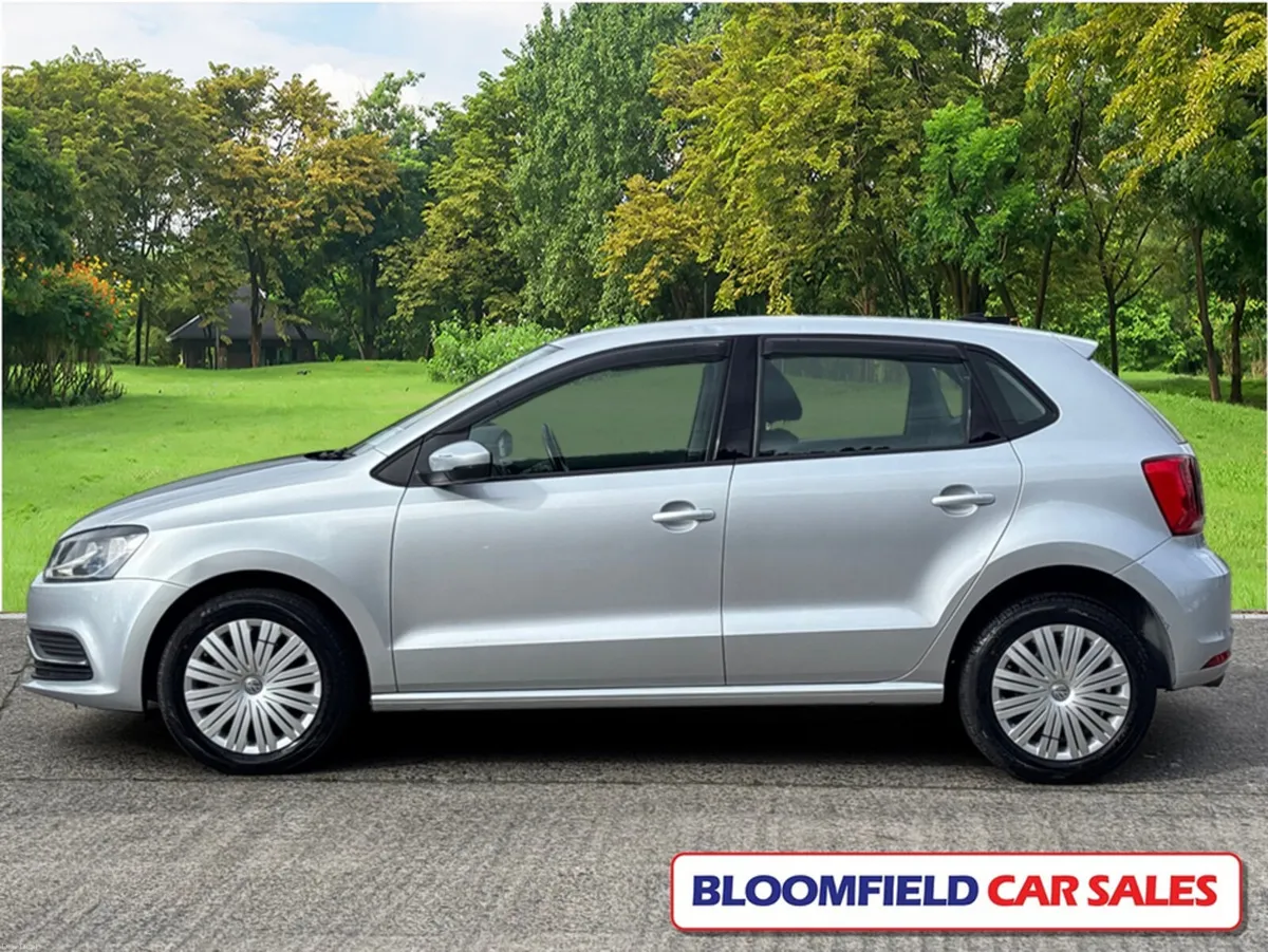 Volkswagen Polo 1.2 COMFORTLINE  , AUTO // IMMACUL - Image 4