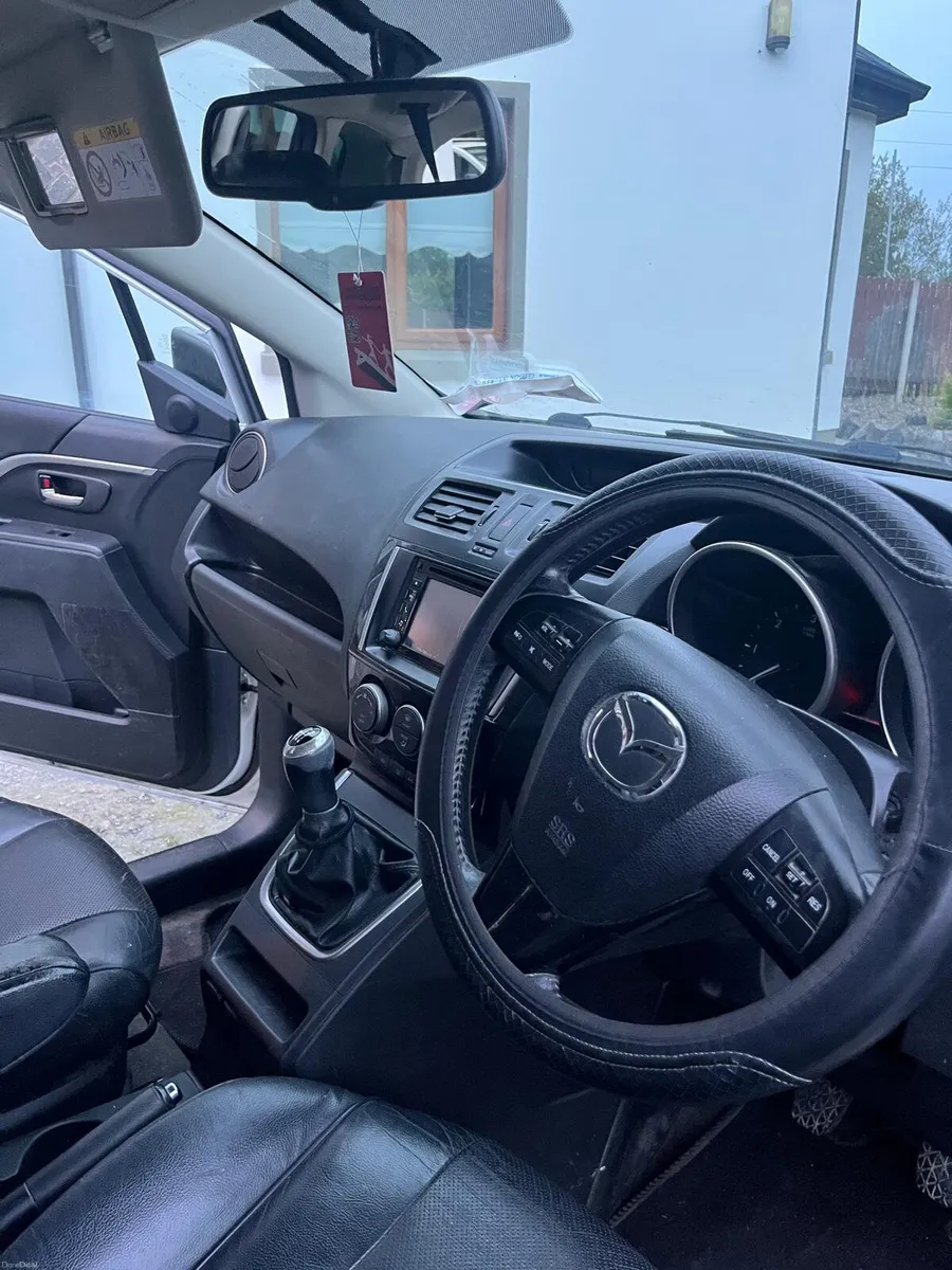 White Mazda 5 sport - Image 6