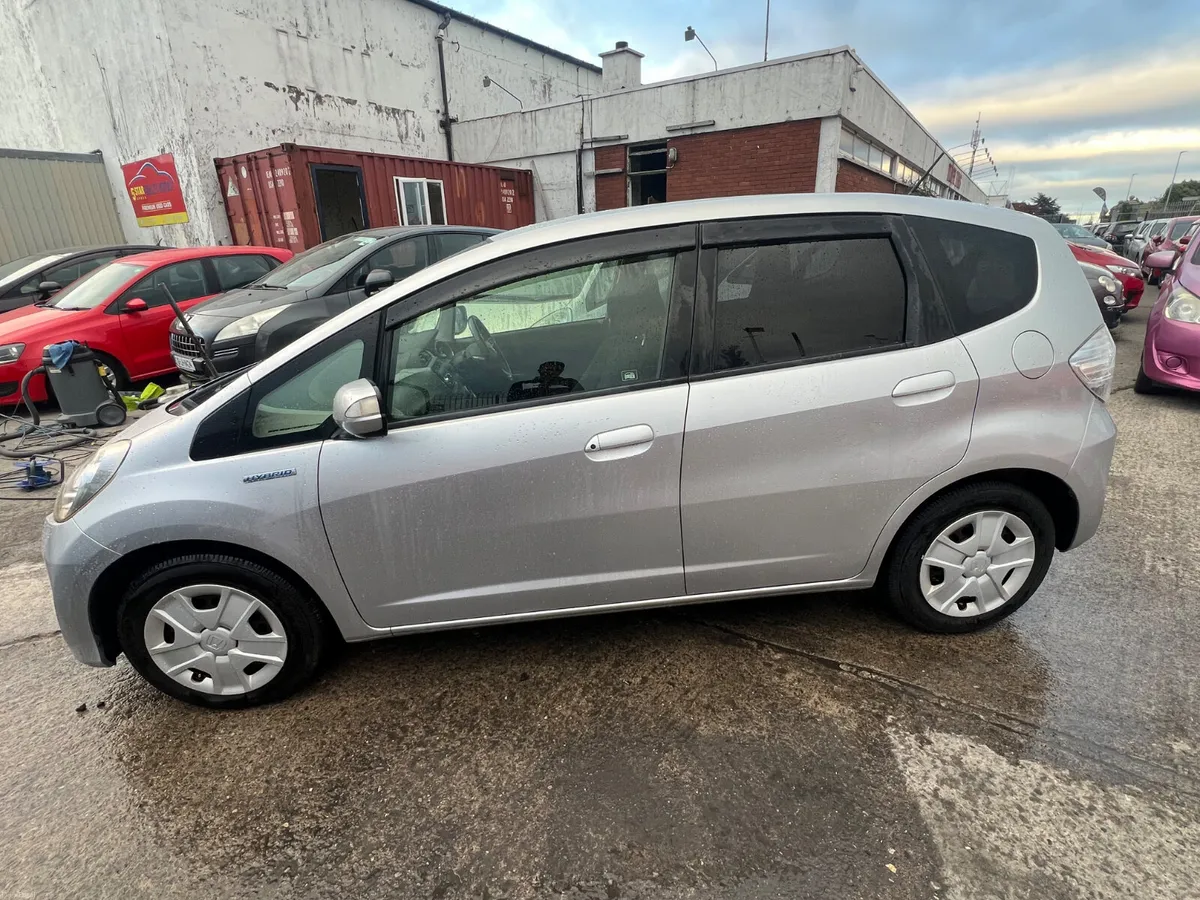 Honda Fit 2012 Automatic/ New Nct / warranty - Image 4