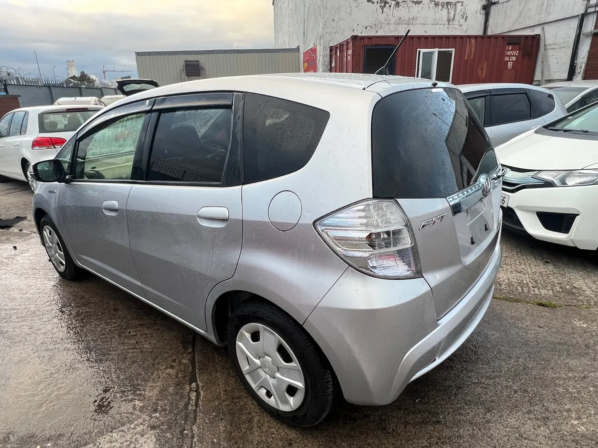 Honda Fit 2012 Automatic/ New Nct / warranty - Image 6