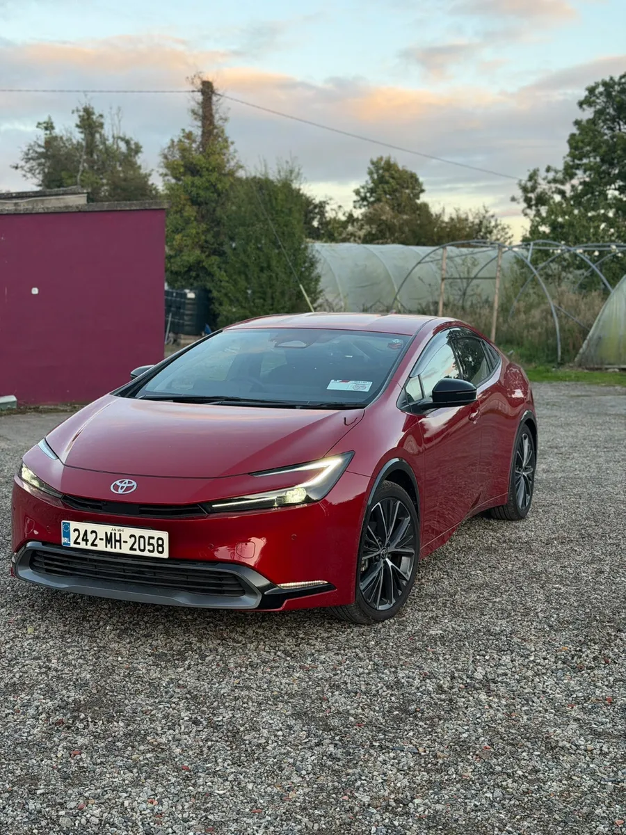 2024 Toyota Prius Z Package 2k Kms - Image 2
