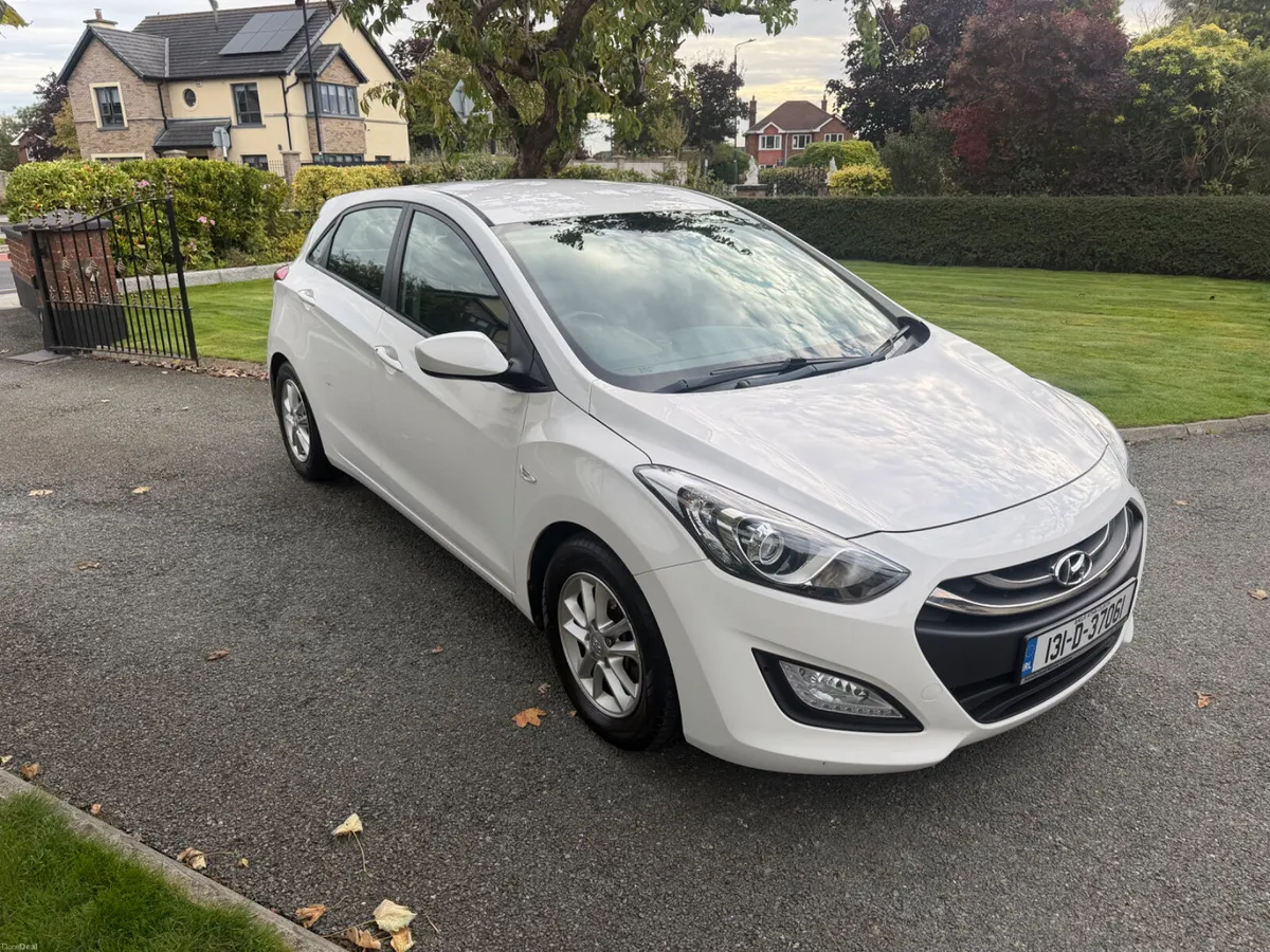 2013 Hyundai i30 petrol LOW KILOMETRES - Image 2