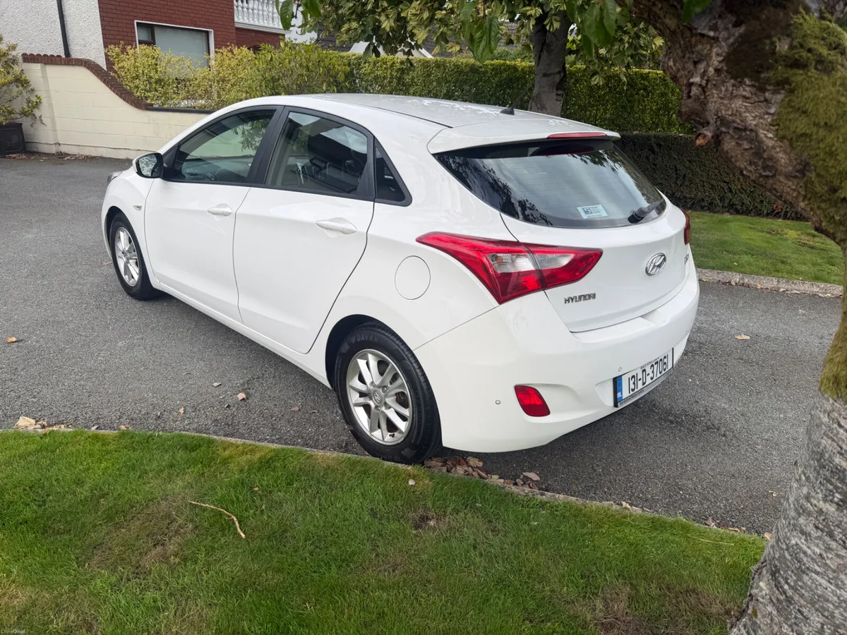 2013 Hyundai i30 petrol LOW KILOMETRES - Image 6