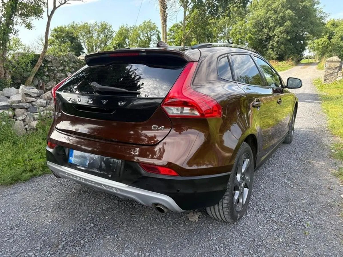 2015 Volvo V40 Automatic - Image 3