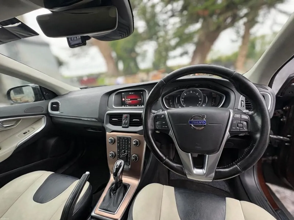 2015 Volvo V40 Automatic - Image 5