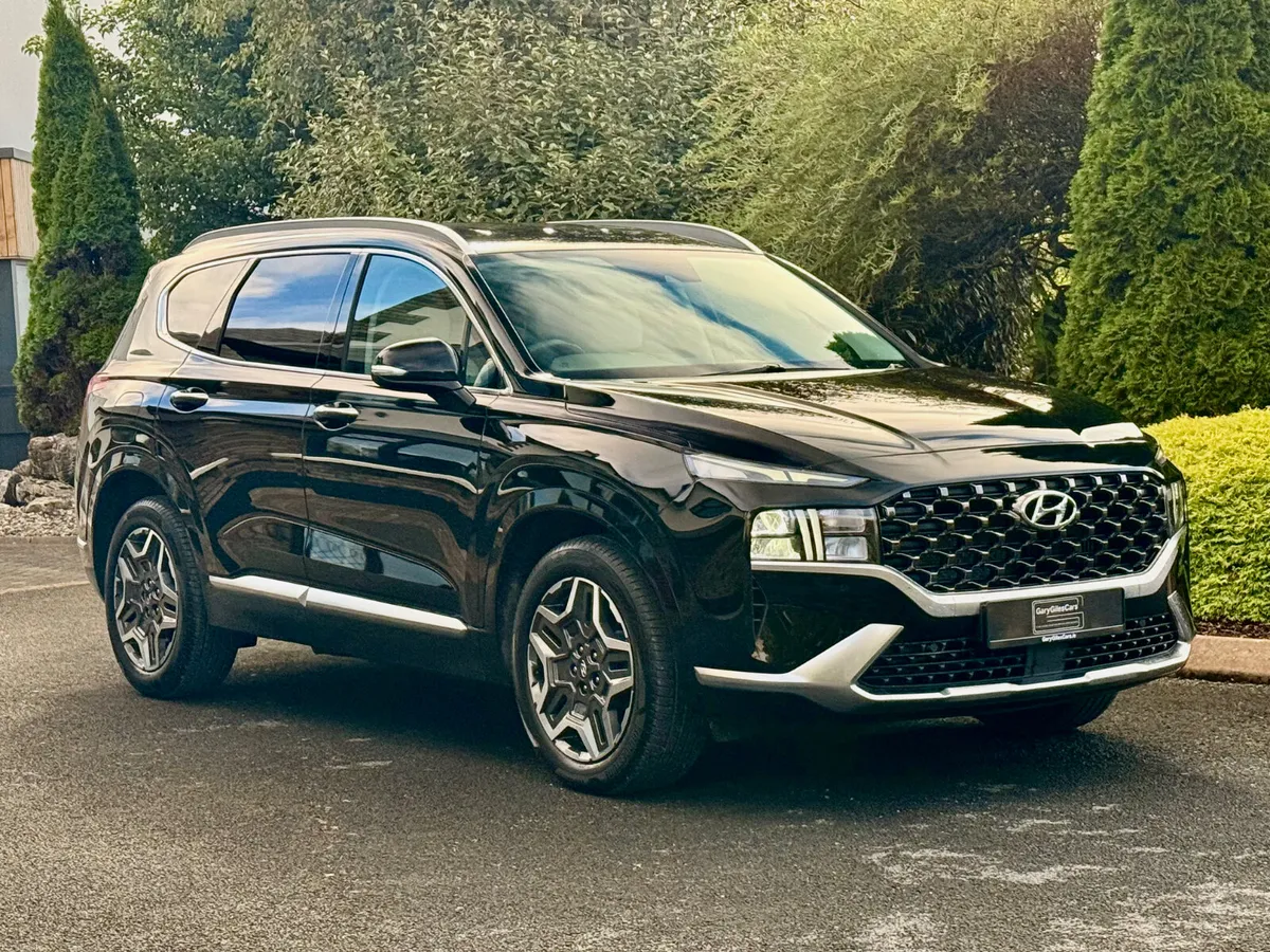 Stunning 232 Hyundai Santa Fe 7 Seater AWD! - Image 1