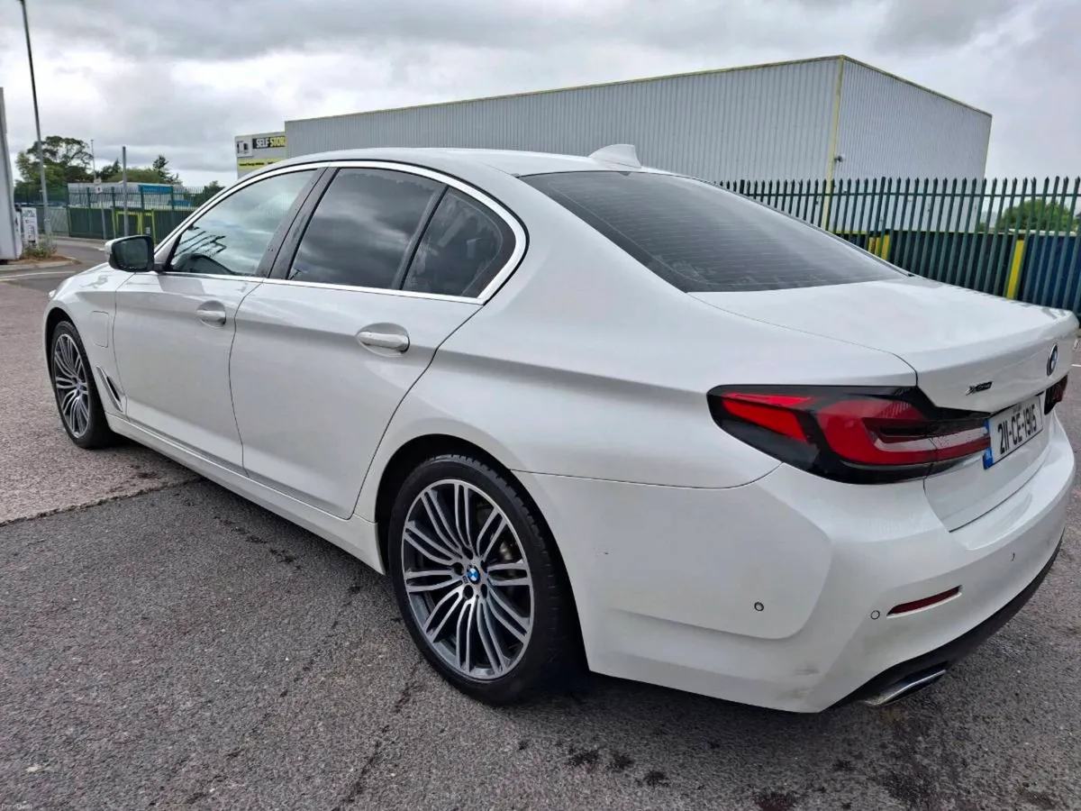BMW 5 Series - Image 3