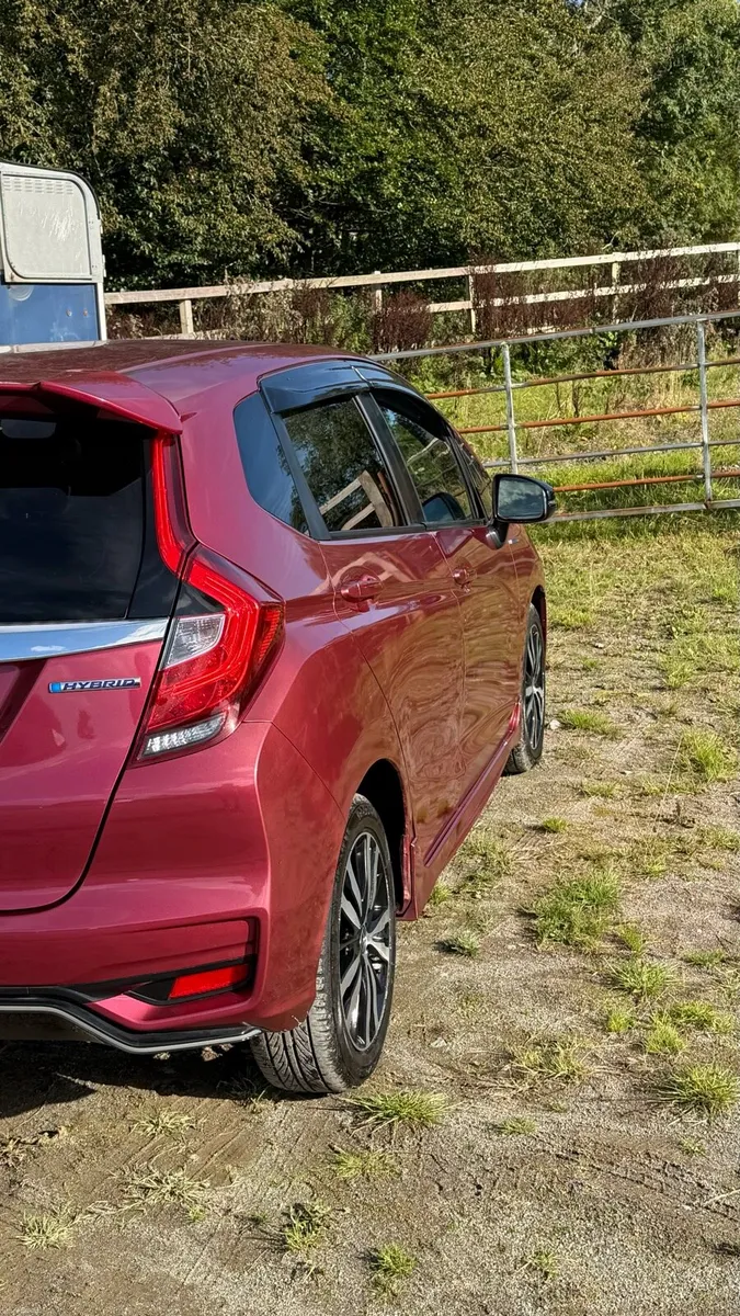 Honda Fit 2018 Hybrid 1.5 - Image 2