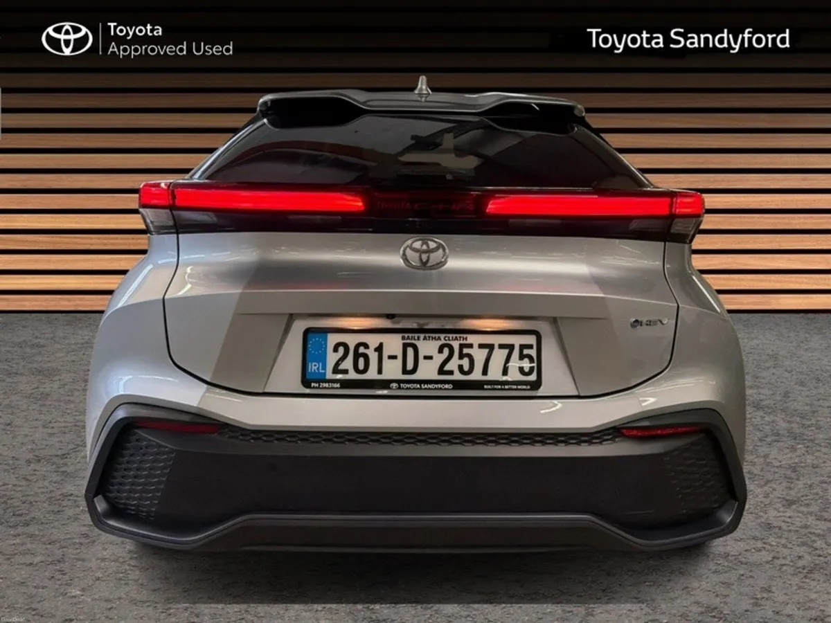 Toyota C-HR HYBRID SPORT // SIDE STEPS // APPLE CA - Image 4