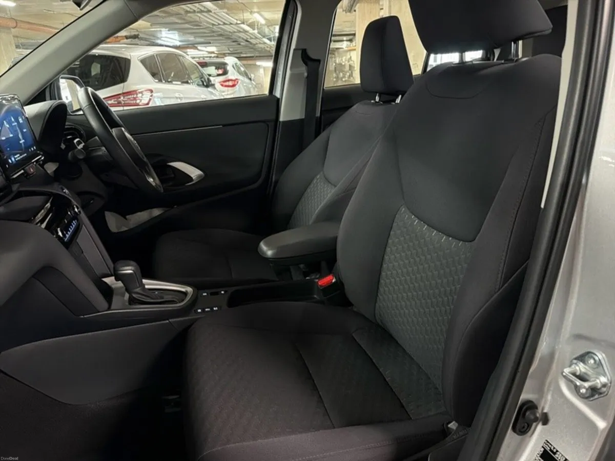 Toyota Yaris Cross LUNA HYBRID AUTOMATIC // REAR C - Image 6