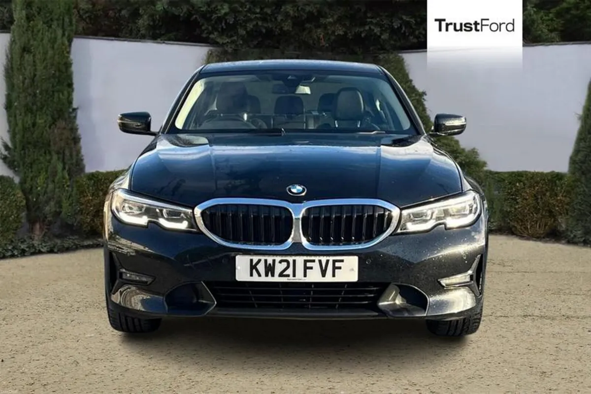 BMW 3-Series 320i Sport 4dr Step Auto - Image 6