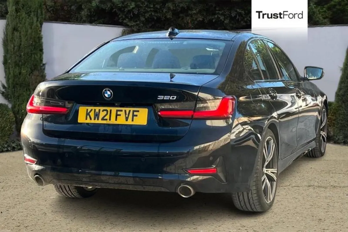 BMW 3-Series 320i Sport 4dr Step Auto - Image 4