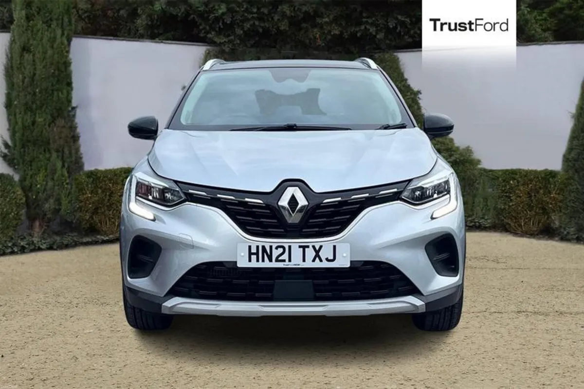 Renault Captur 1.0 TCE 90 Iconic 5dr **CRUISE CONT - Image 6