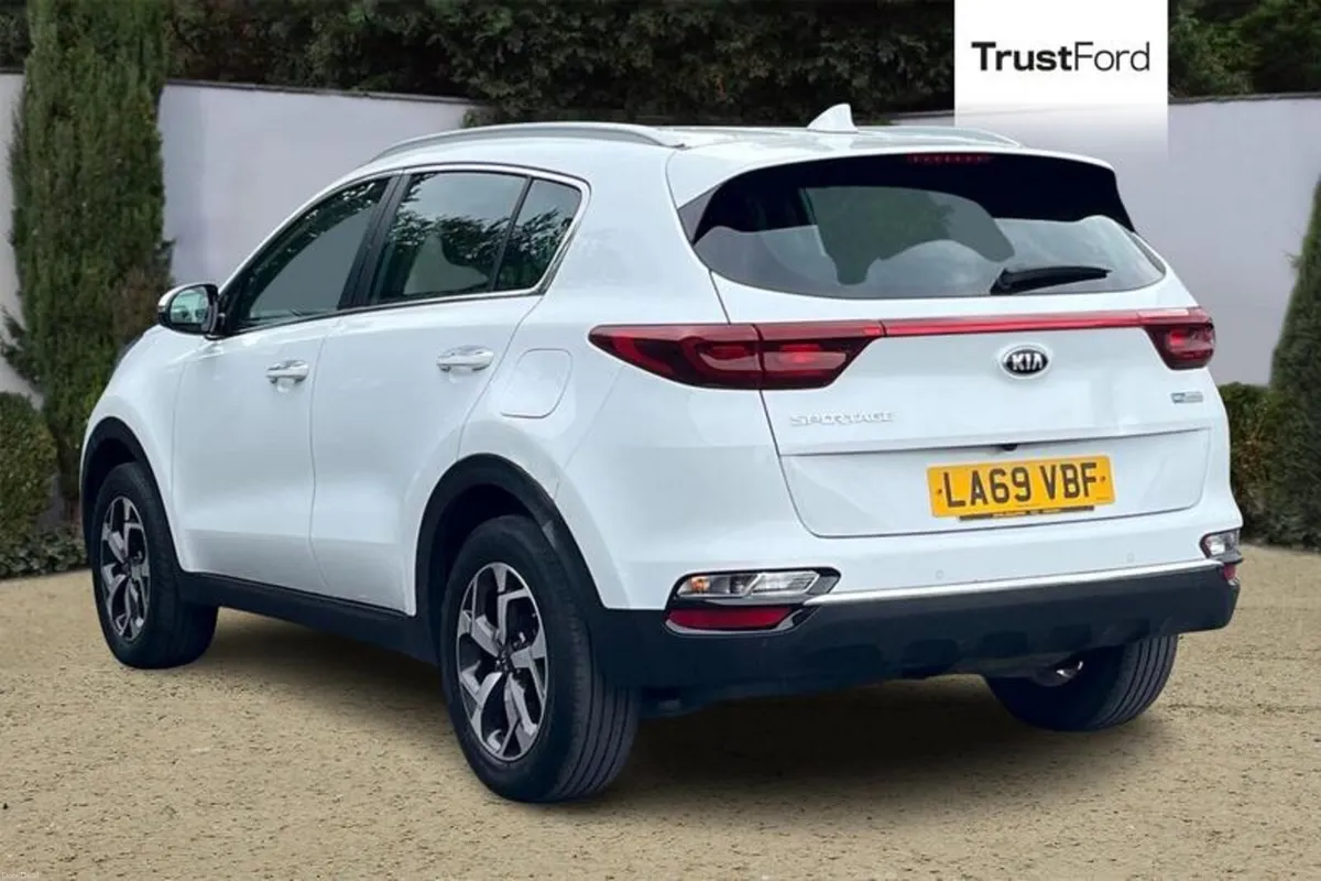 Kia Sportage 1.6 CRDi EcoDynamics+ 2 SUV 5dr Diese - Image 2