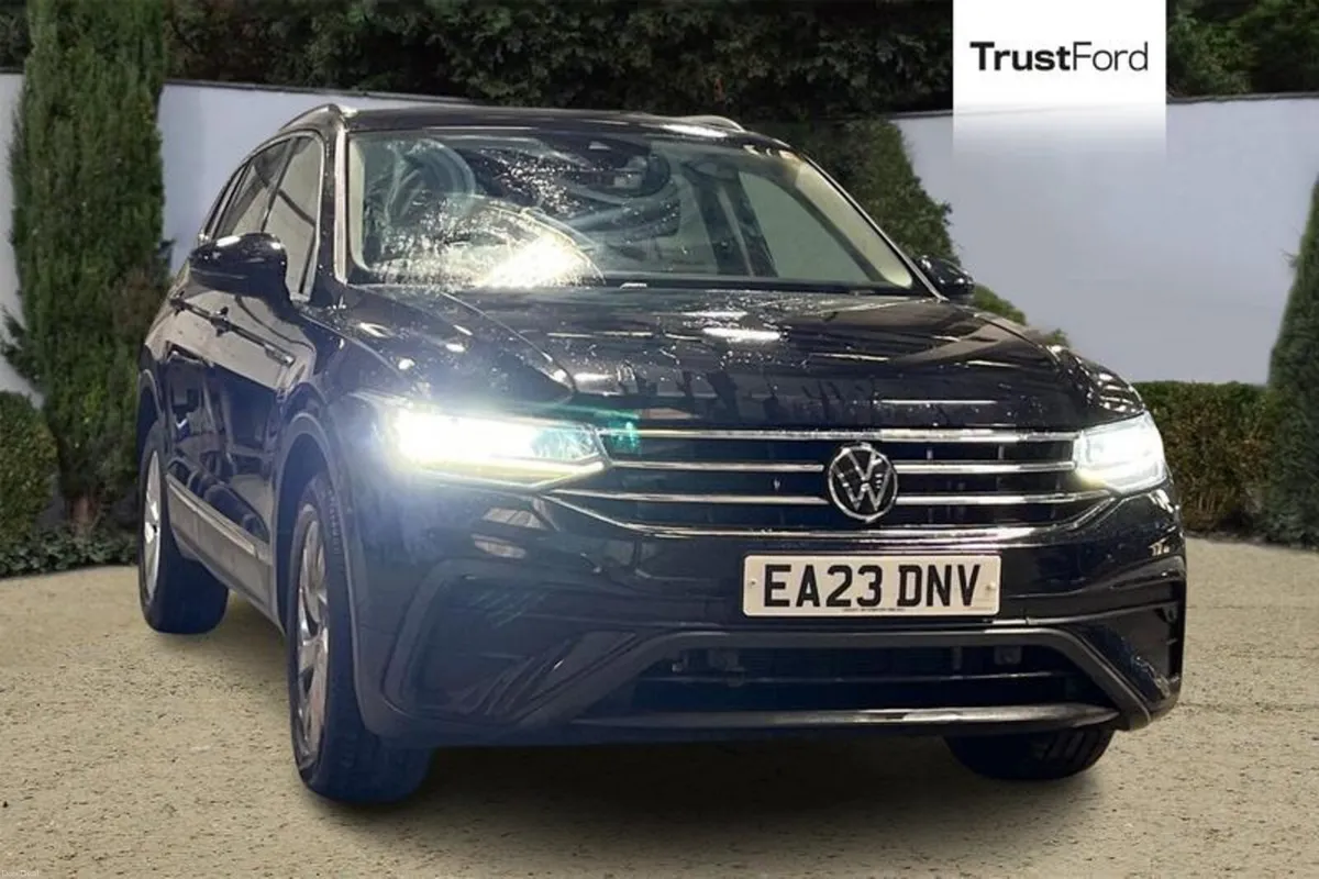 Volkswagen Tiguan Allspace 1.5 TSI Life 5dr DSG - Image 1
