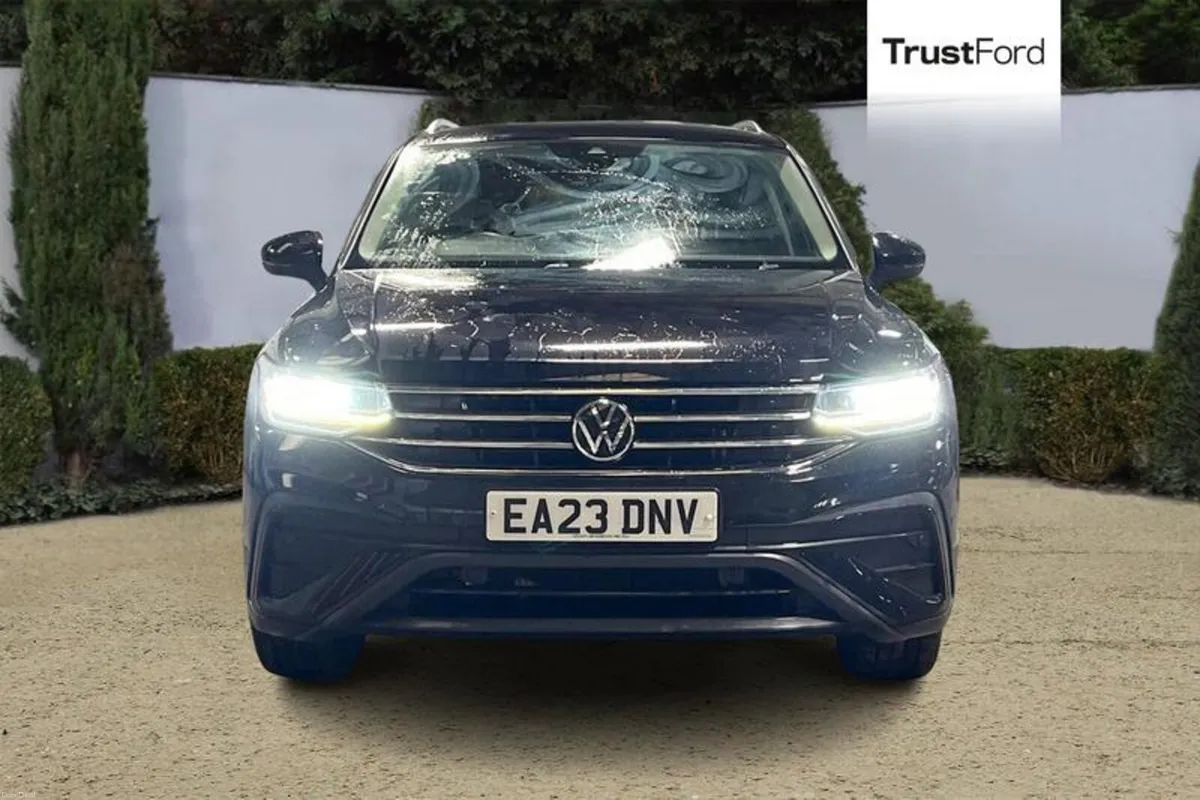 Volkswagen Tiguan Allspace 1.5 TSI Life 5dr DSG - Image 6