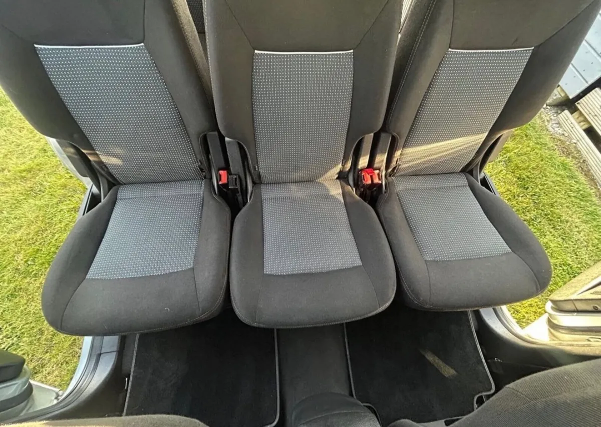 Ford Galaxy 2014 - Image 2