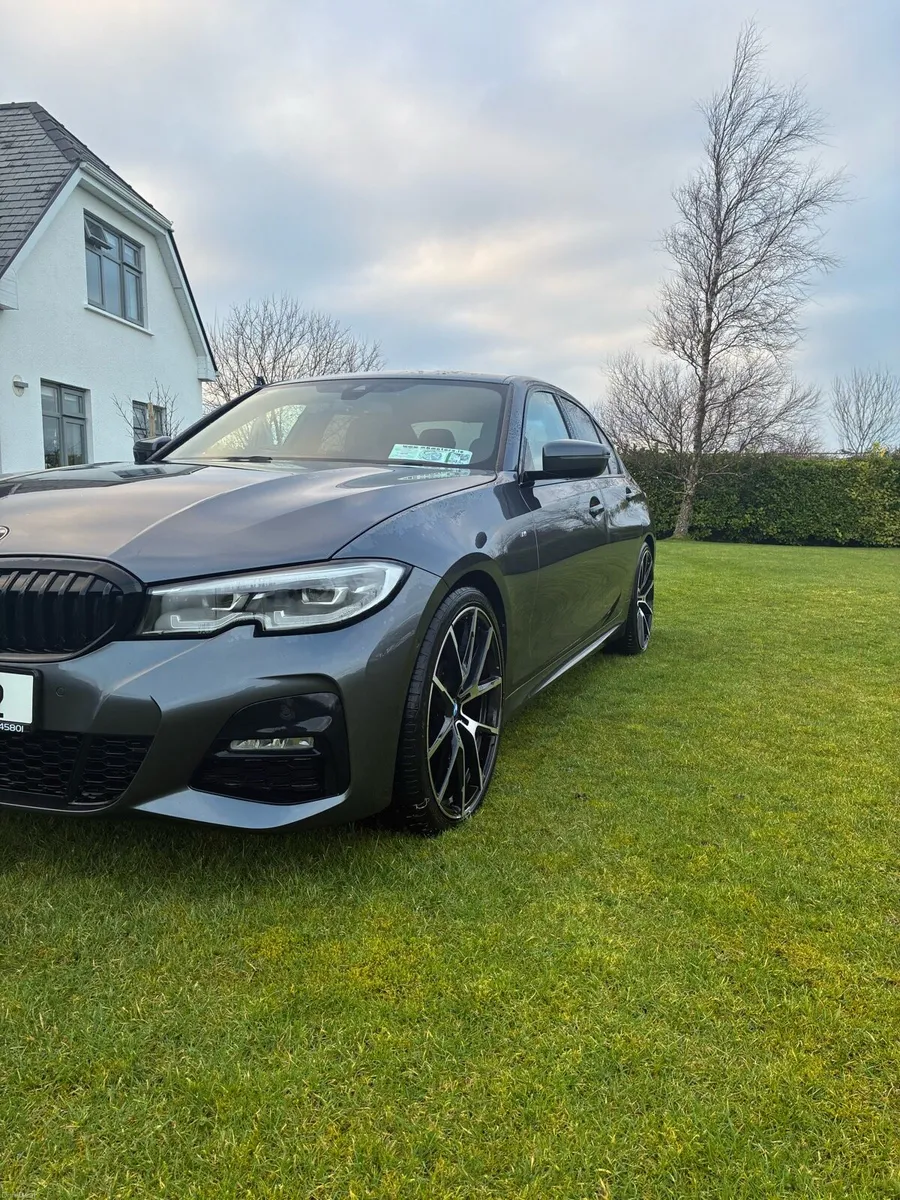 2019 BMW 320d Pristine M-Sport - Image 5