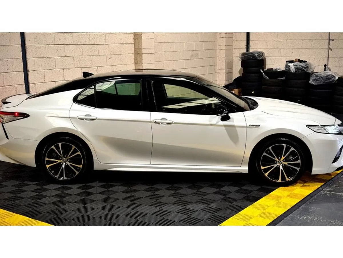 Toyota Camry 4D WS LEATHER PACKAGE - Image 5