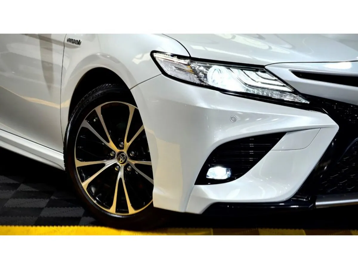 Toyota Camry 4D WS LEATHER PACKAGE - Image 2
