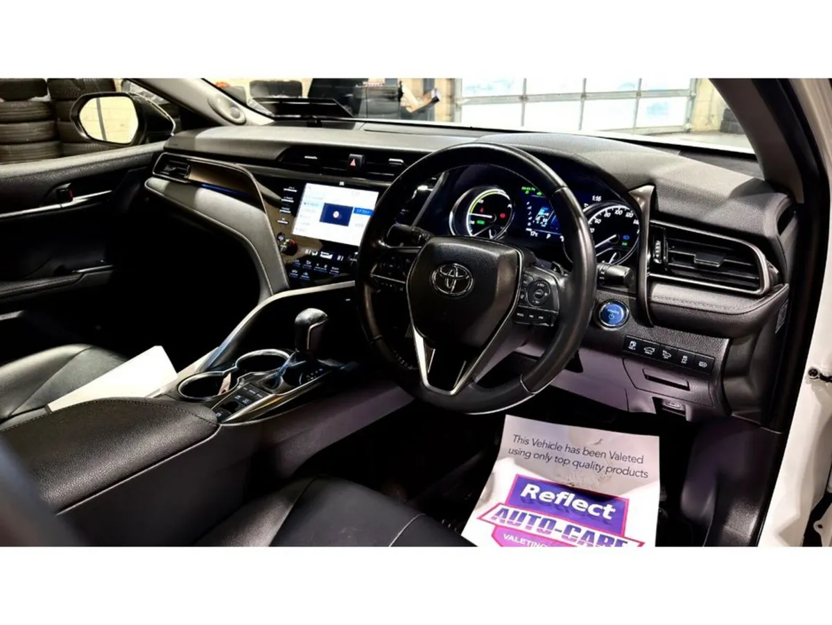 Toyota Camry 4D WS LEATHER PACKAGE - Image 3
