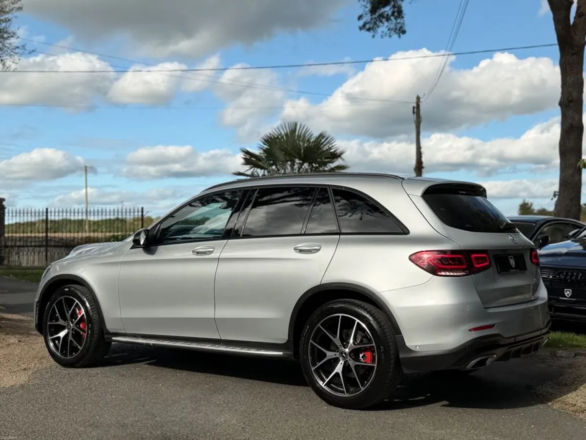 Mercedes-Benz GLC 220d AMG Sport Night Edition - Image 4