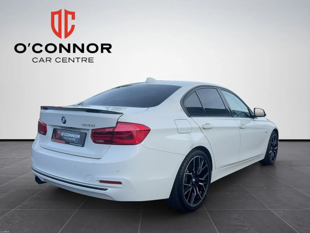 BMW 3-Series 320i SPORT "SHADOW LINE STYLING" - Image 6