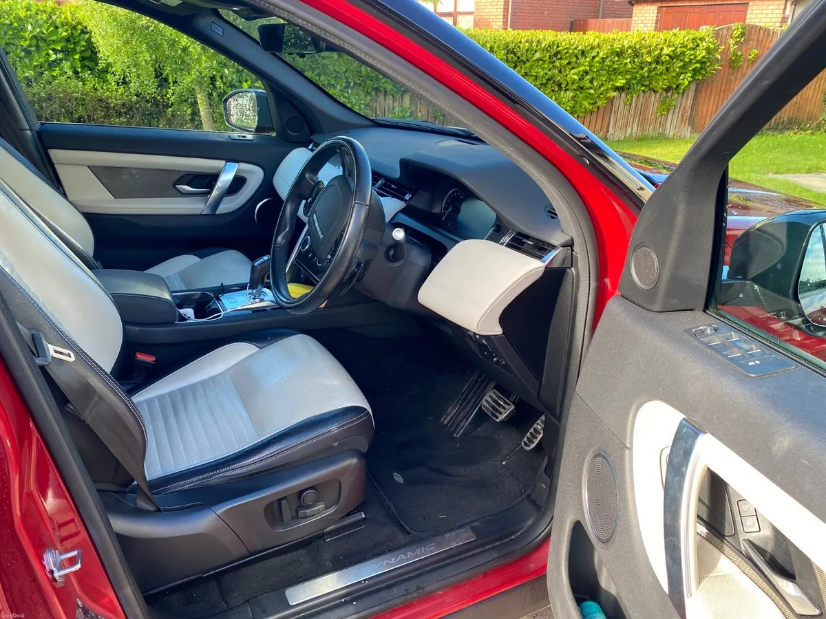 Land Rover Discovery Sport 2020 - Image 2
